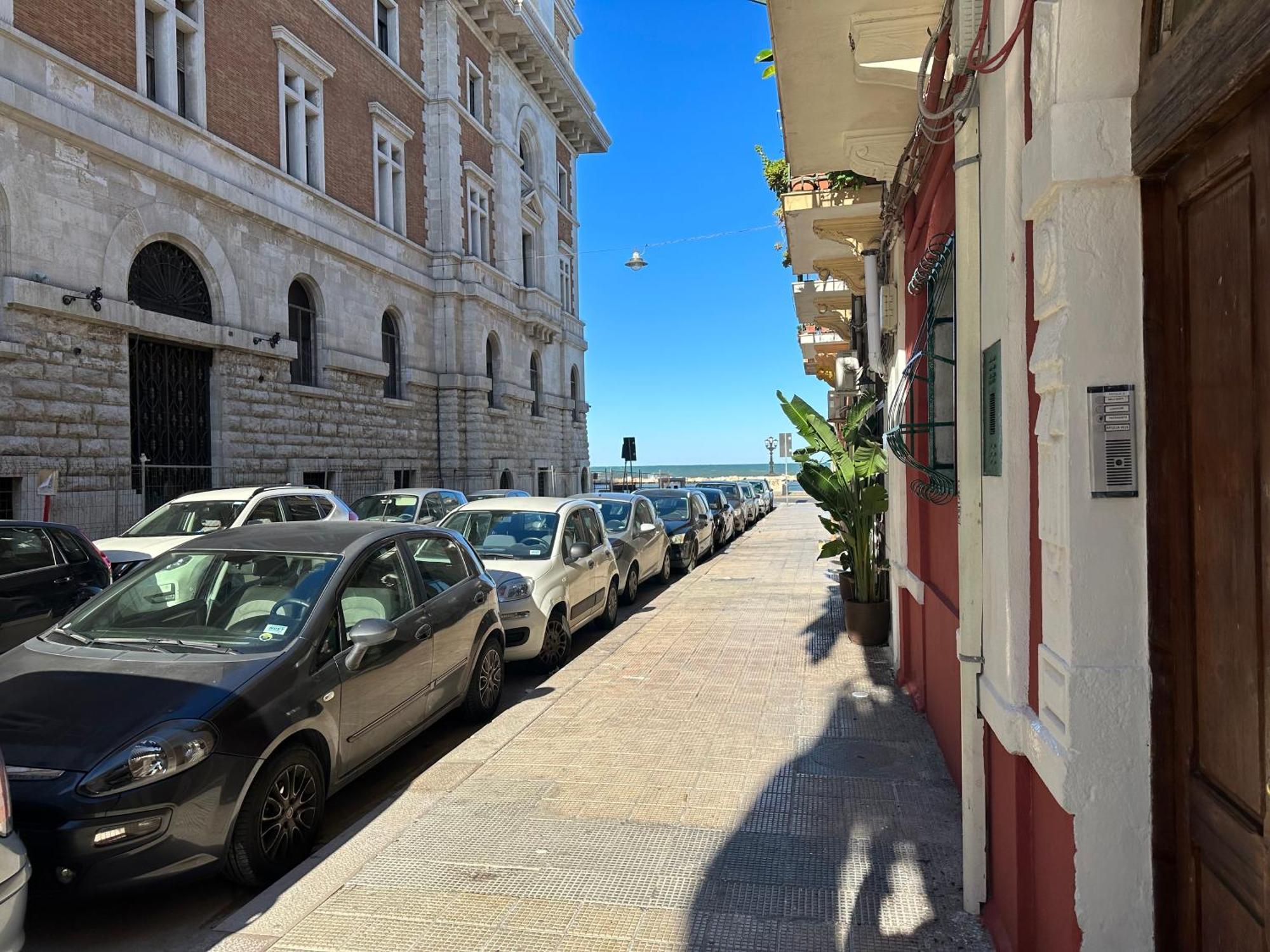 Apulia White House 59 Apartment Bari Bagian luar foto